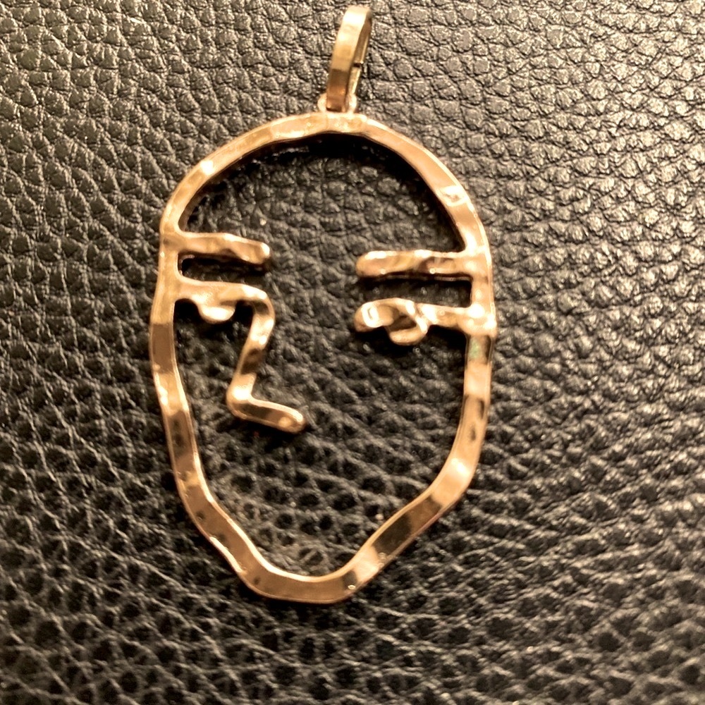 Pendant, Gold, outlined face